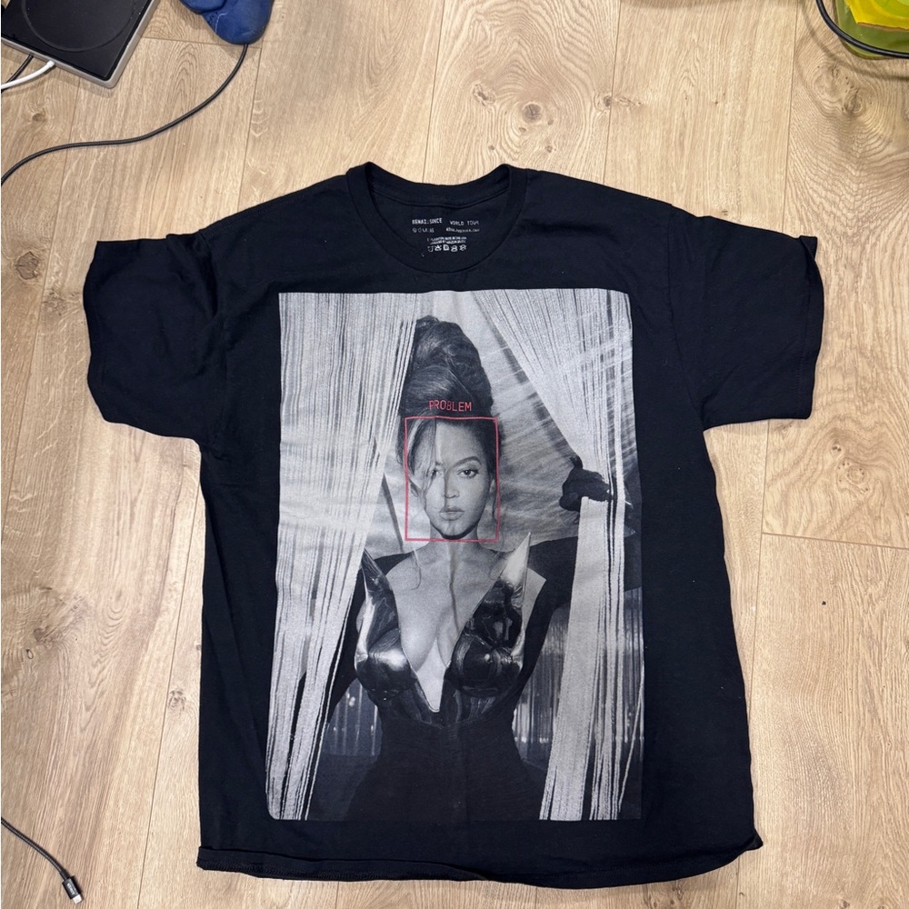 Beyoncé Renaissance World Tour tshirt L